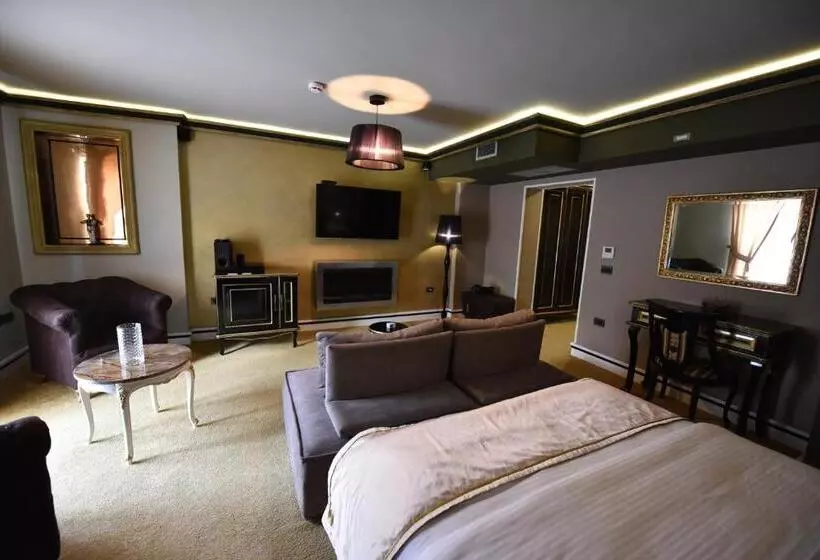 Deluxe Suite King Bed, Hymetis Palace