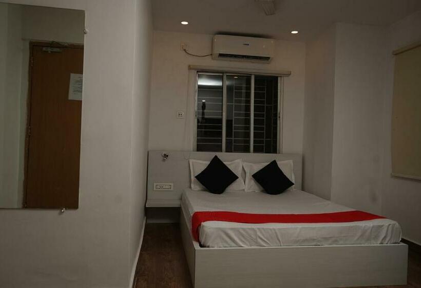 Deluxe Room, Fabhotel Globe Express Nr Ruby Hospital