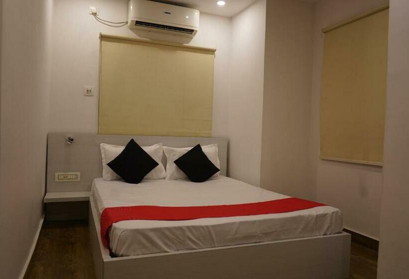 Deluxe Room, Fabhotel Globe Express Nr Ruby Hospital