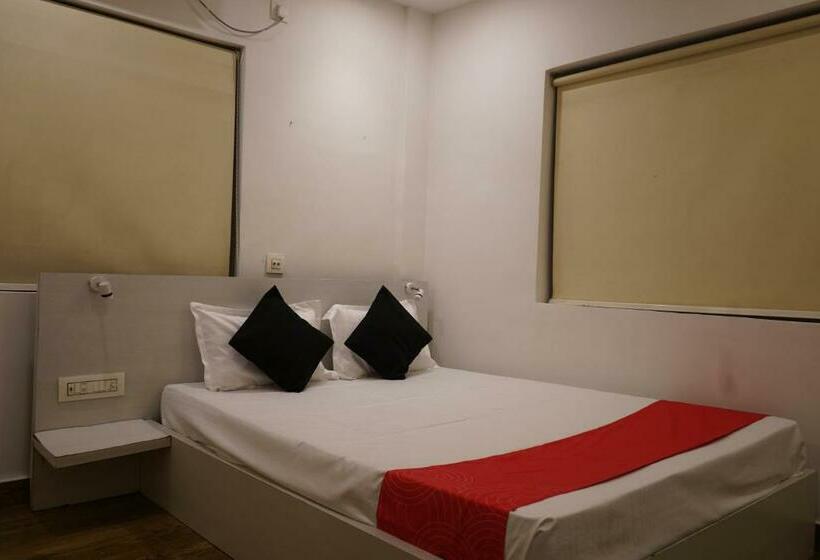 Deluxe Room, Fabhotel Globe Express Nr Ruby Hospital