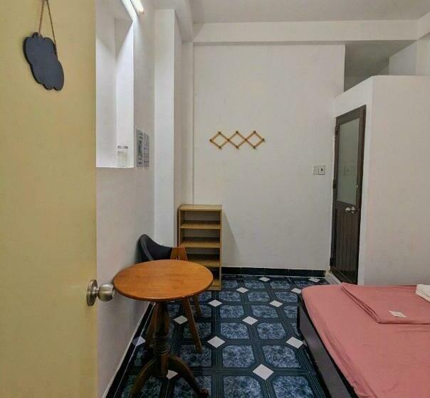 اتاق سوپریور, Local Home