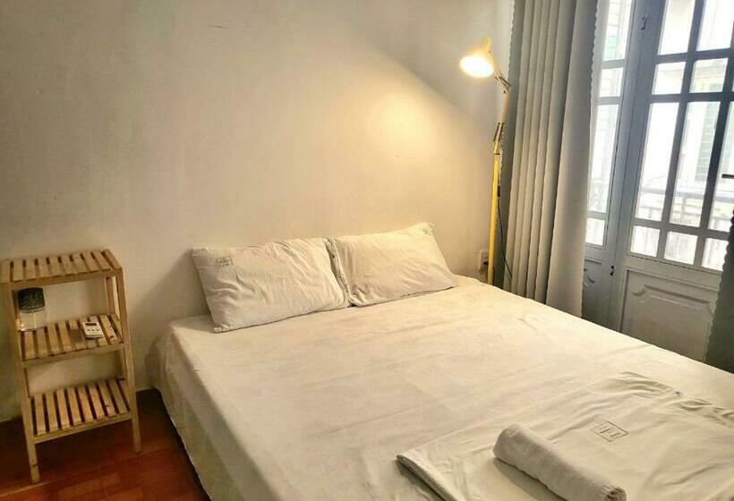 اتاق استاندارد با بالکن, Local Home