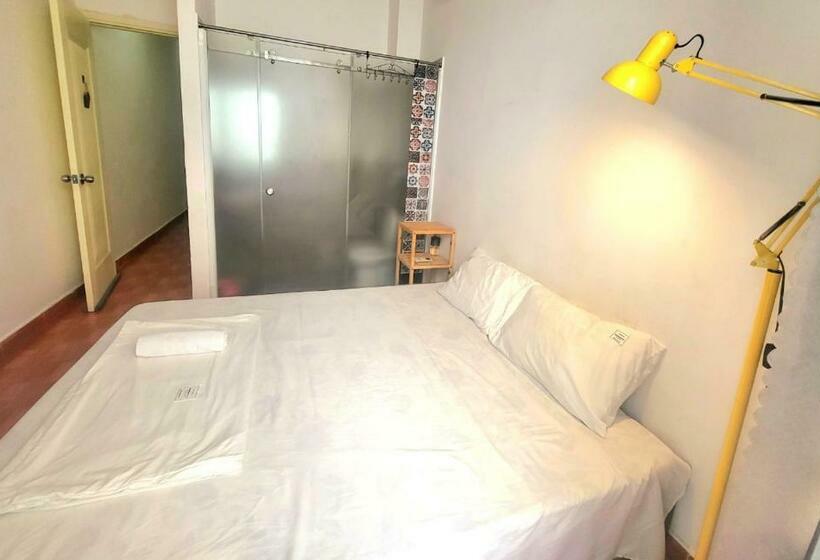 اتاق استاندارد با بالکن, Local Home