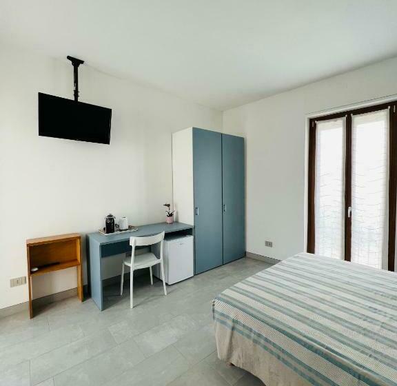 اتاق استاندارد چهار تخته, La Ringhiera