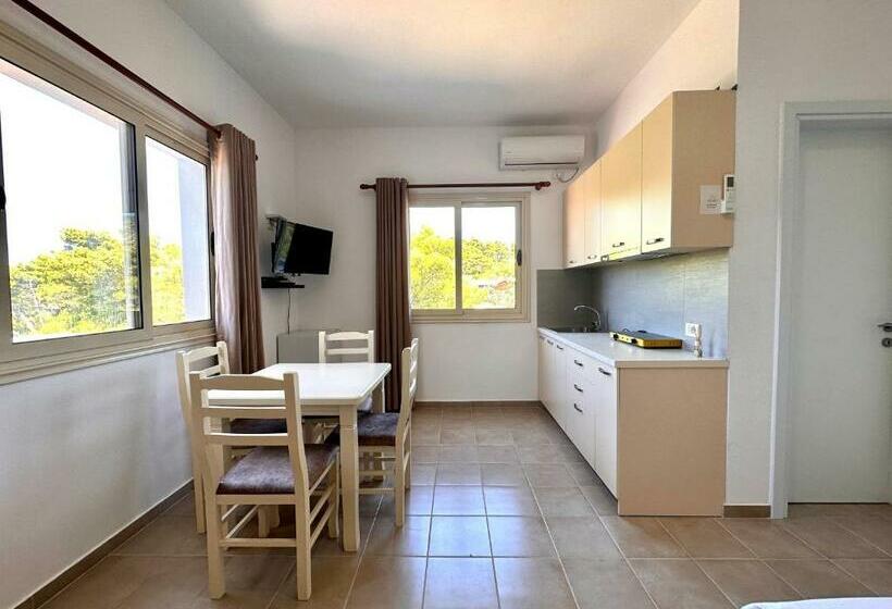 חדר משפחתי נוף להרים, Vila Relax