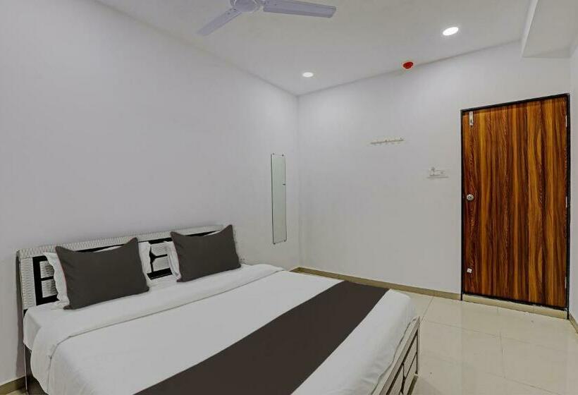 Трехместный Номер Классика, Oyo Flagship Hotel Blueberry Rooms