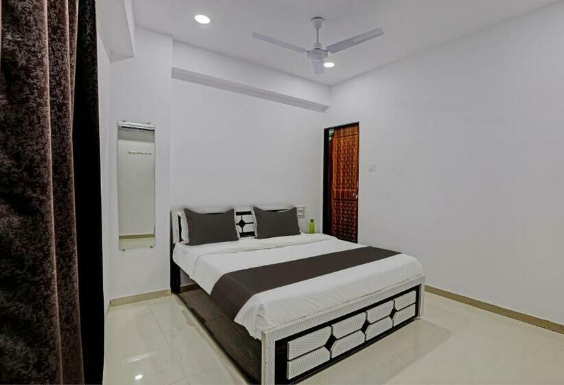 Трехместный Номер Классика, Oyo Flagship Hotel Blueberry Rooms