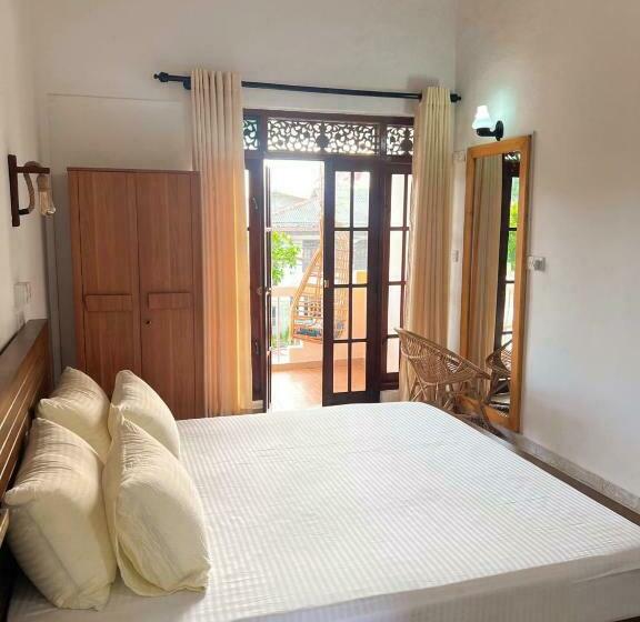 Номер Deluxe с Балконом, Hummus Hostel & Restaurant