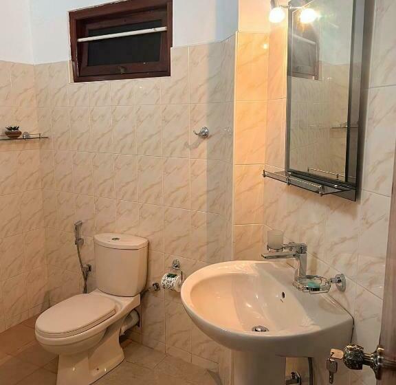 带阳台的豪华间, Hummus Hostel & Restaurant