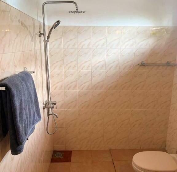 带阳台的豪华间, Hummus Hostel & Restaurant