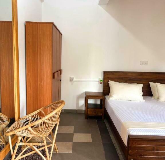 带阳台的豪华间, Hummus Hostel & Restaurant