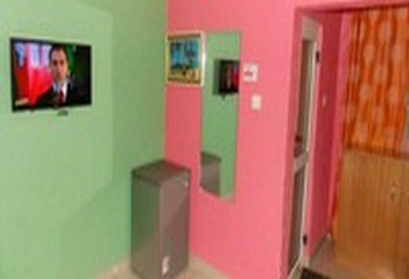 اتاق استاندارد سه نفره, Room In Apartment Sheriffyt Royale Hotel Business Suite