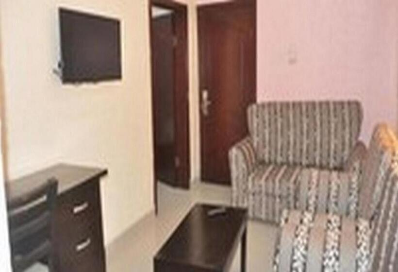 اتاق استاندارد سه نفره, Room In Apartment Sheriffyt Royale Hotel Business Suite