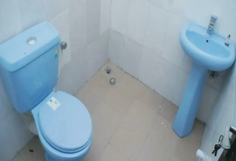 اتاق استاندارد سه نفره, Room In Apartment   Sheriffyt Royale Hotel   Business Suite