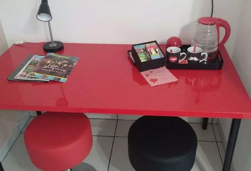 اتاق استاندارد در طبقه همکف, En Rouge Et Noir