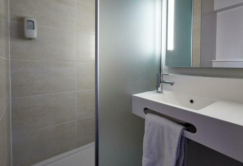 Четырехместный Номер Стандарт, B&b Hotel Valenciennes Marly