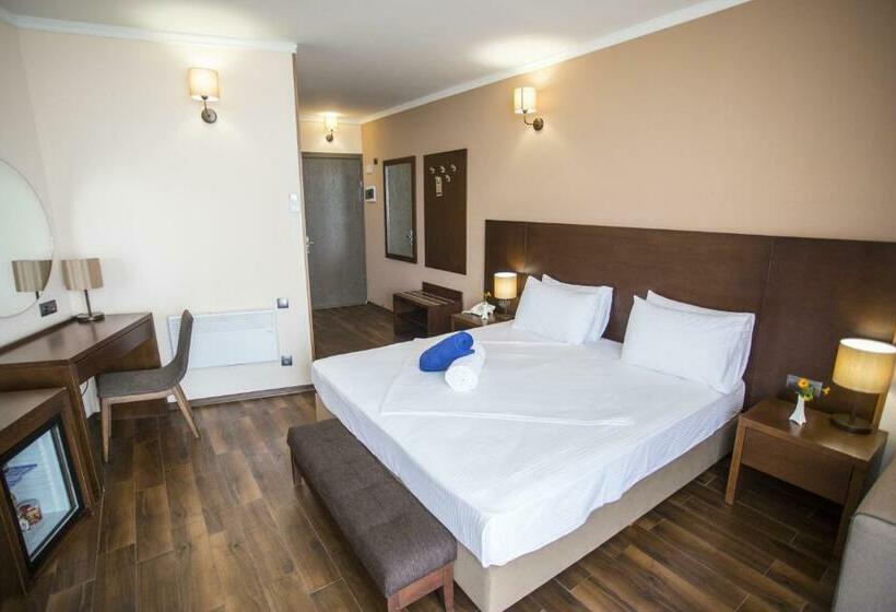 اتاق استاندارد با چشم‌انداز دریا, Corner Inn