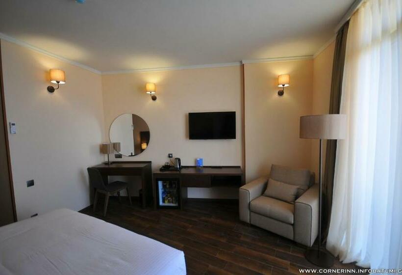 اتاق استاندارد با چشم‌انداز دریا, Corner Inn