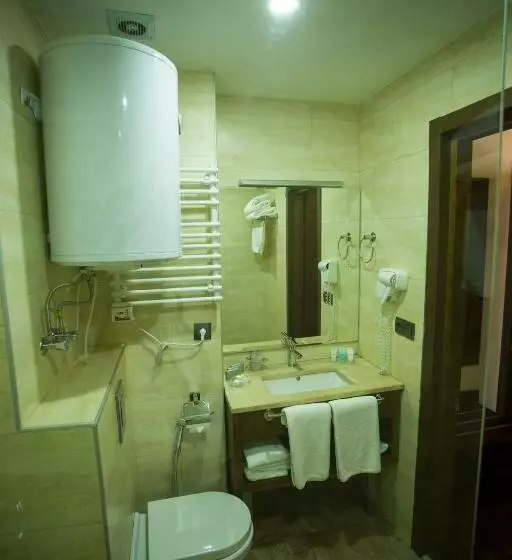 اتاق استاندارد با چشم‌انداز دریا, Corner Inn