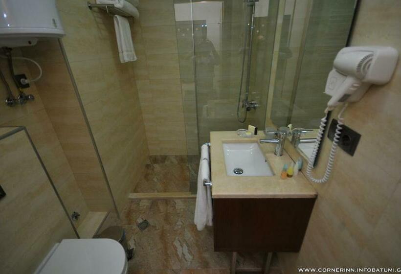 اتاق استاندارد با چشم‌انداز دریا, Corner Inn