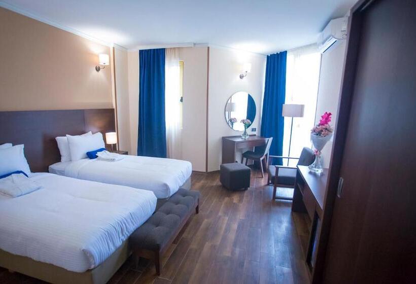 اتاق استاندارد با چشم‌انداز شهر, Corner Inn