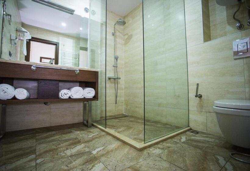 اتاق استاندارد با چشم‌انداز شهر, Corner Inn