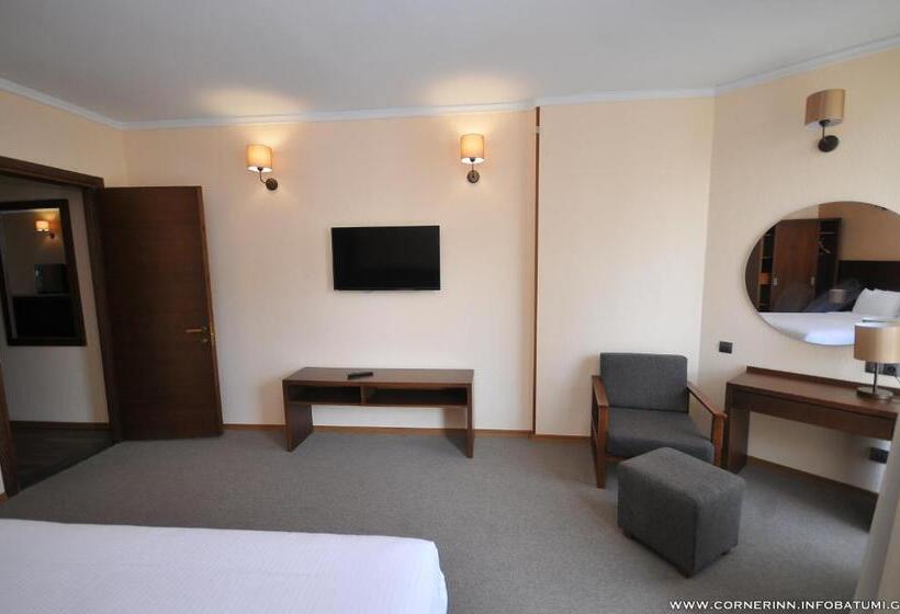 سوییت لوکس, Corner Inn