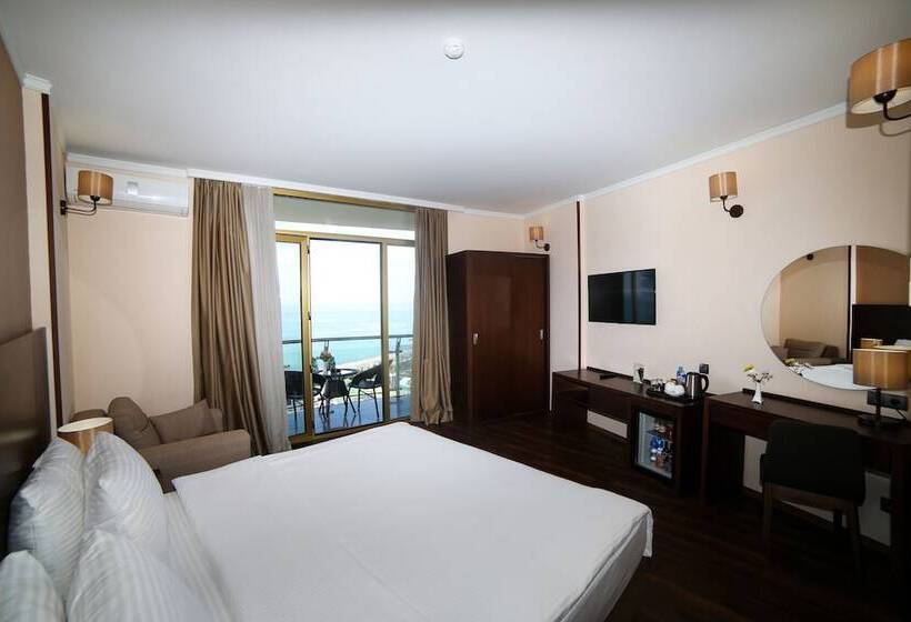 اتاق استاندارد با چشم‌انداز دریا, Corner Inn