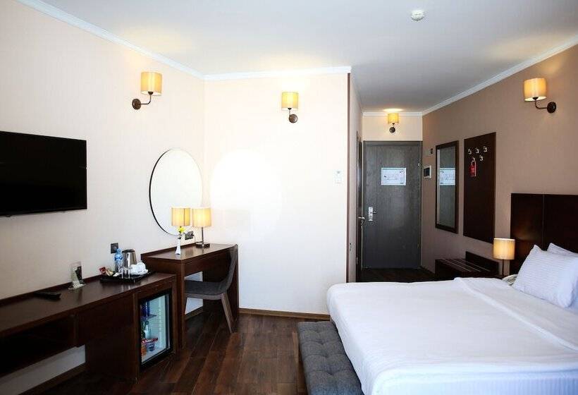 اتاق استاندارد با چشم‌انداز دریا, Corner Inn