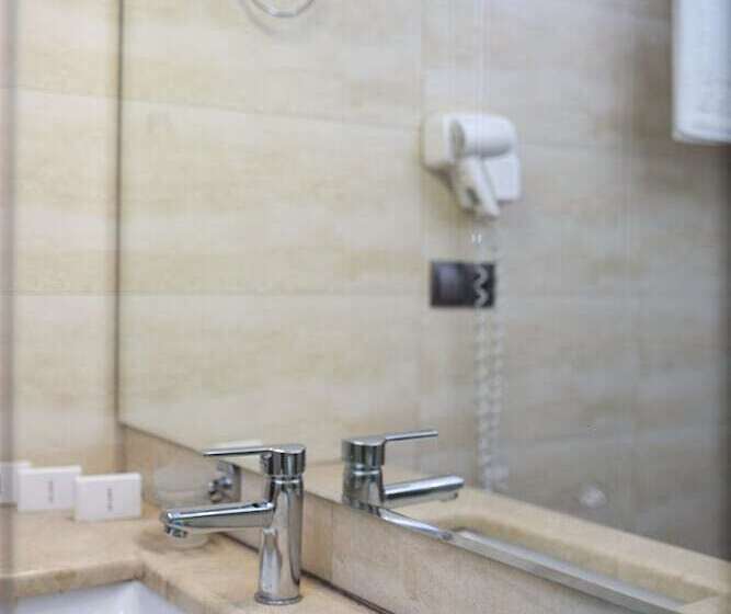 اتاق استاندارد با چشم‌انداز شهر, Corner Inn