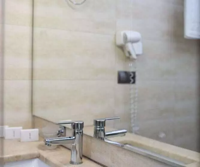 اتاق استاندارد با چشم‌انداز شهر, Corner Inn