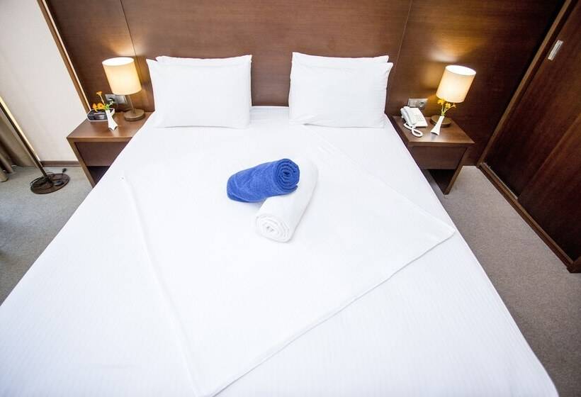 اتاق استاندارد با چشم‌انداز شهر, Corner Inn