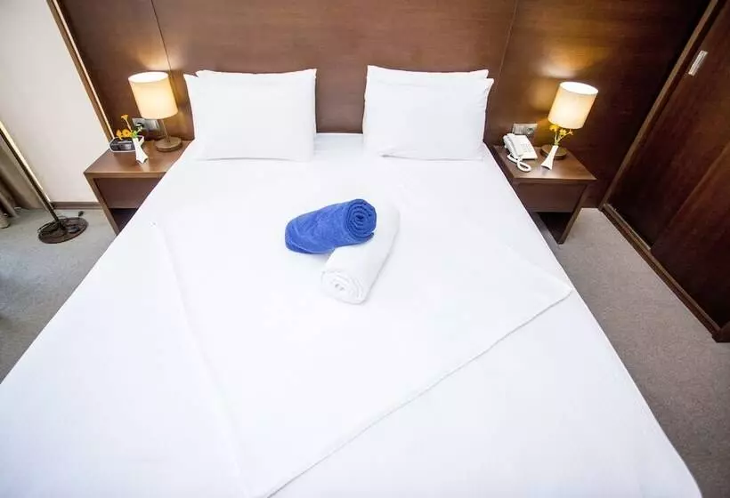 اتاق استاندارد با چشم‌انداز شهر, Corner Inn