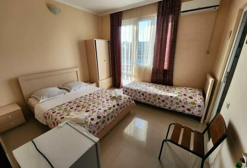 اتاق استاندارد چهار تخته, Villa Nino
