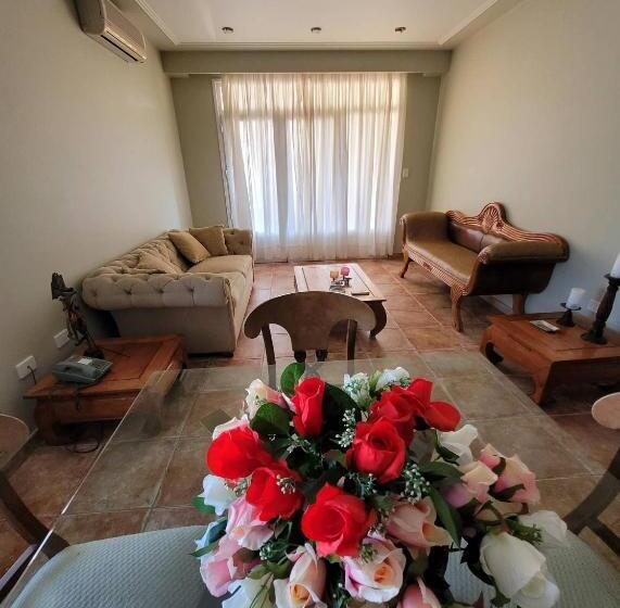 سوییت لوکس, Pórtico Norte