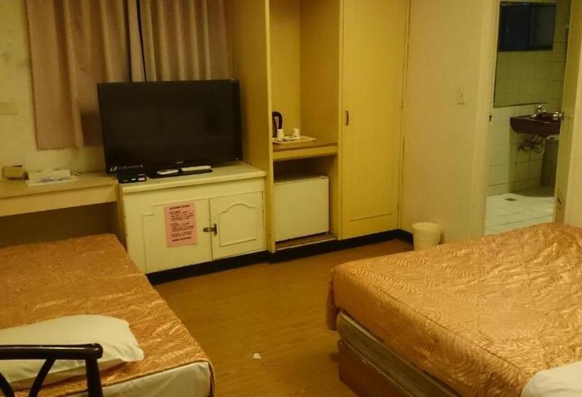 اتاق استاندارد سه نفره, Rido