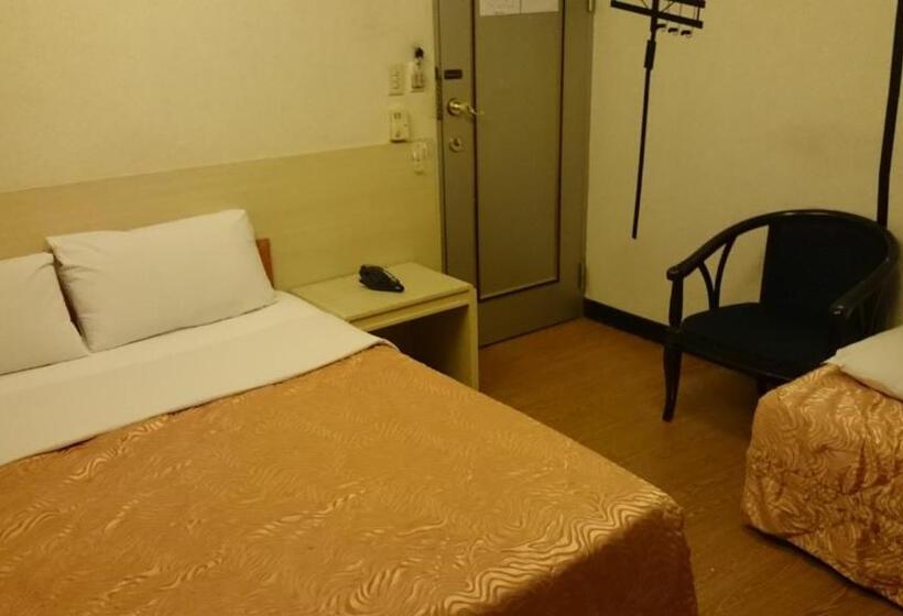 اتاق استاندارد سه نفره, Rido