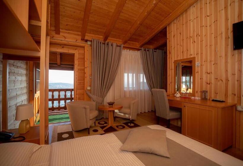 스탠다드 룸, Shpija E Gjyshit