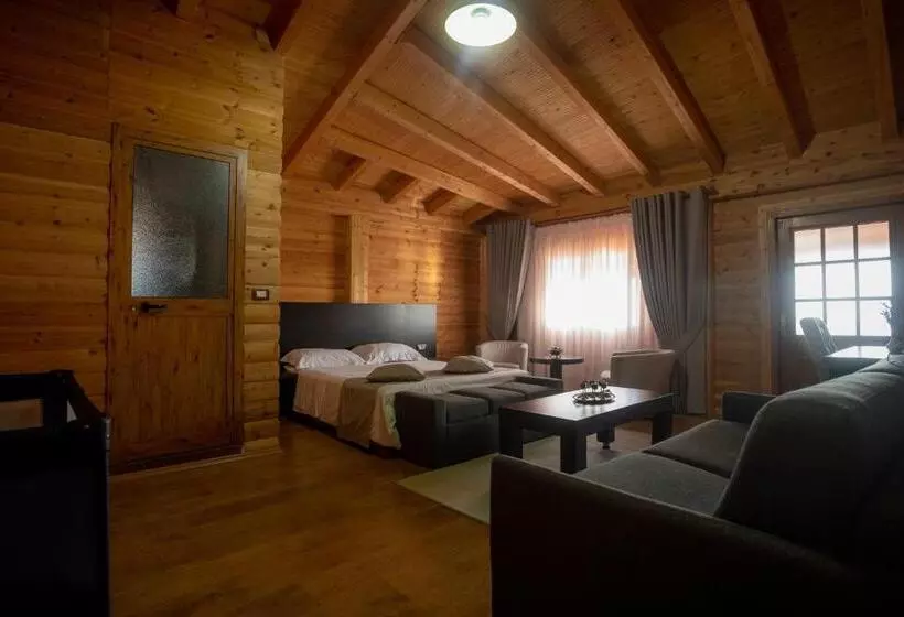 Quarto Deluxe com Balcão, Shpija E Gjyshit