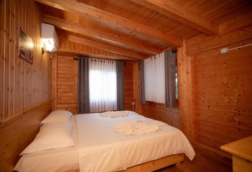 스탠다드 룸, Shpija E Gjyshit