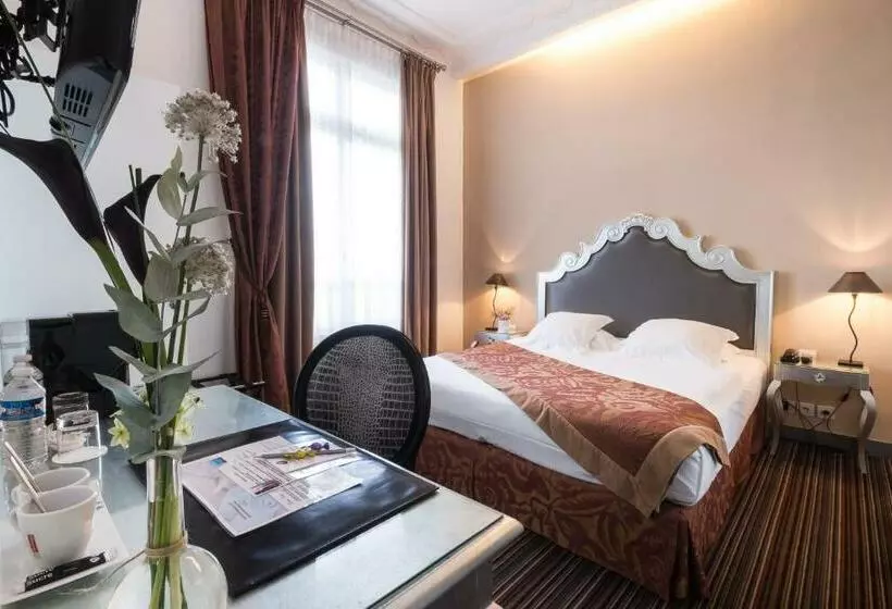 اتاق راحتی, Villa 81