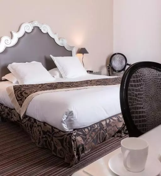 اتاق لوکس, Villa 81