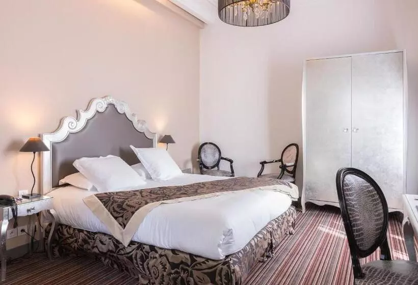 اتاق لوکس, Villa 81