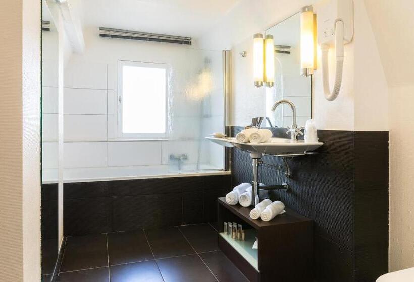 غرفة عائلية, Villa 81