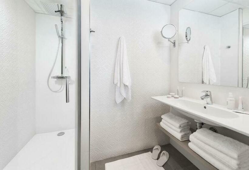 חדר סופריור נוף לים, Hôtel Valdys Thalasso & Spa   La Baie