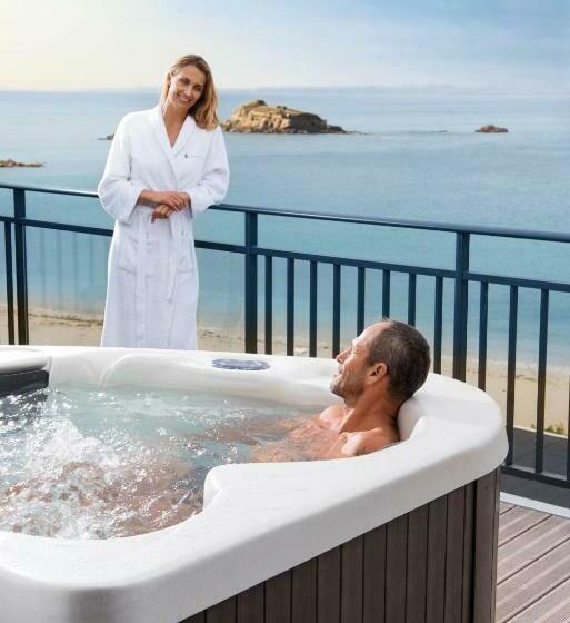 סוויטת ג'וניור דלוקס נוף לים, Hôtel Valdys Thalasso & Spa   La Baie