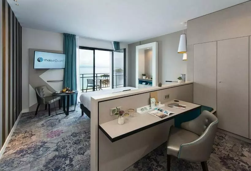 オーシャンビュースーペリアールーム, Hôtel Valdys Thalasso & Spa   La Baie