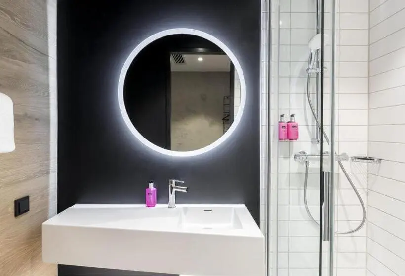 ファミリールーム, Moxy Outletcity Metzingen