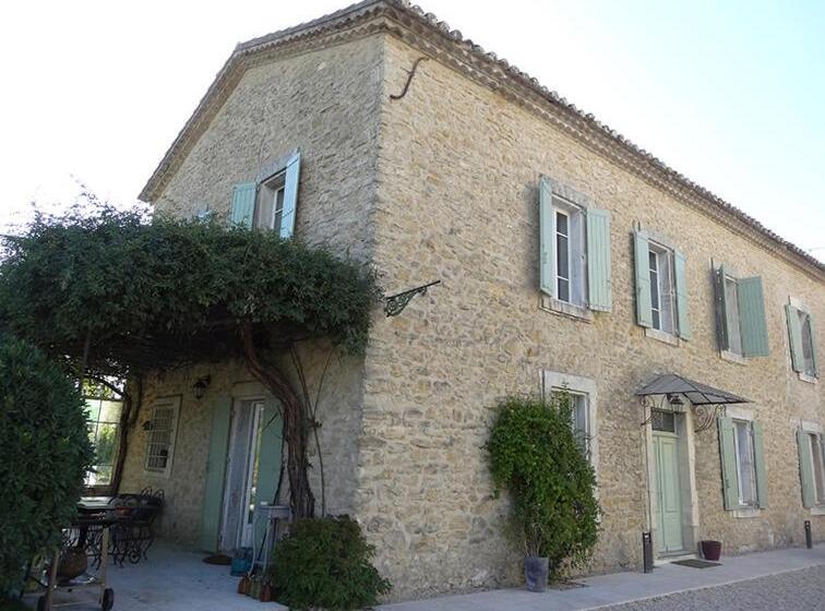 בית, 3 חדרי שינה, La Cour Des Sens