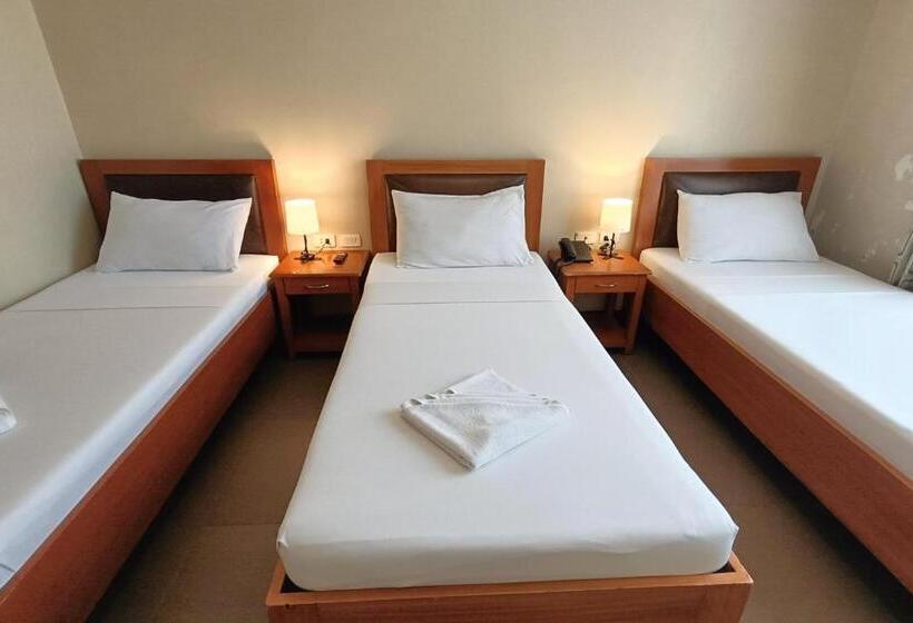 חדר סטנדרט לשלושה, Fuente Oro Business Suites Cebu Powered By Cocotel